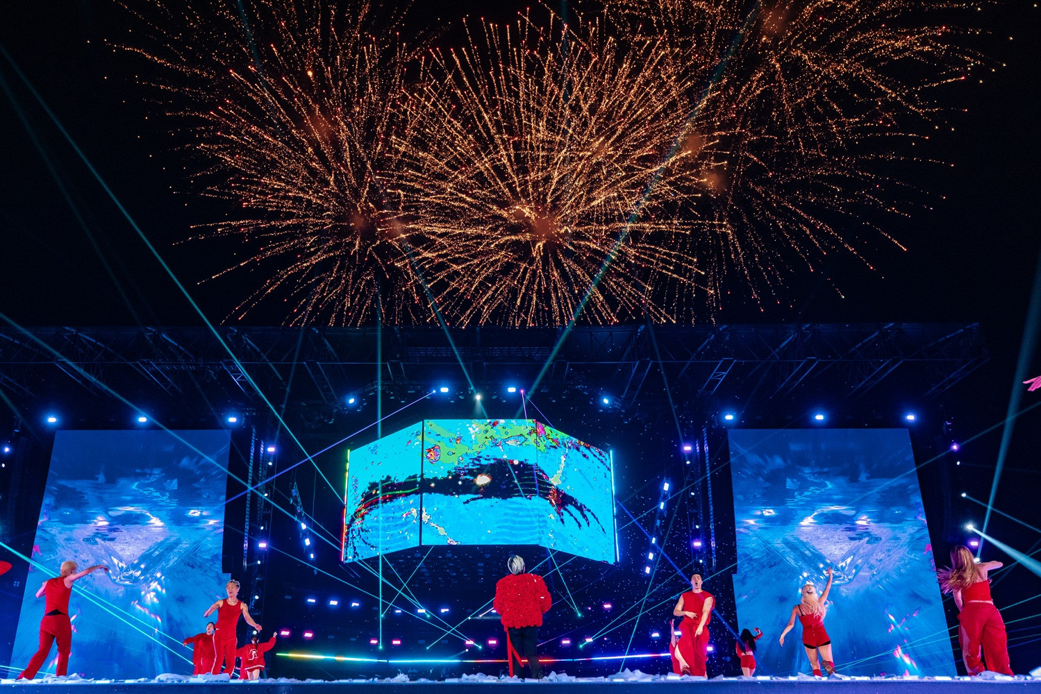 Concert của siêu sao G-DRAGON thăng hoa giữa ‘đại dương ánh sáng’ Ocean City