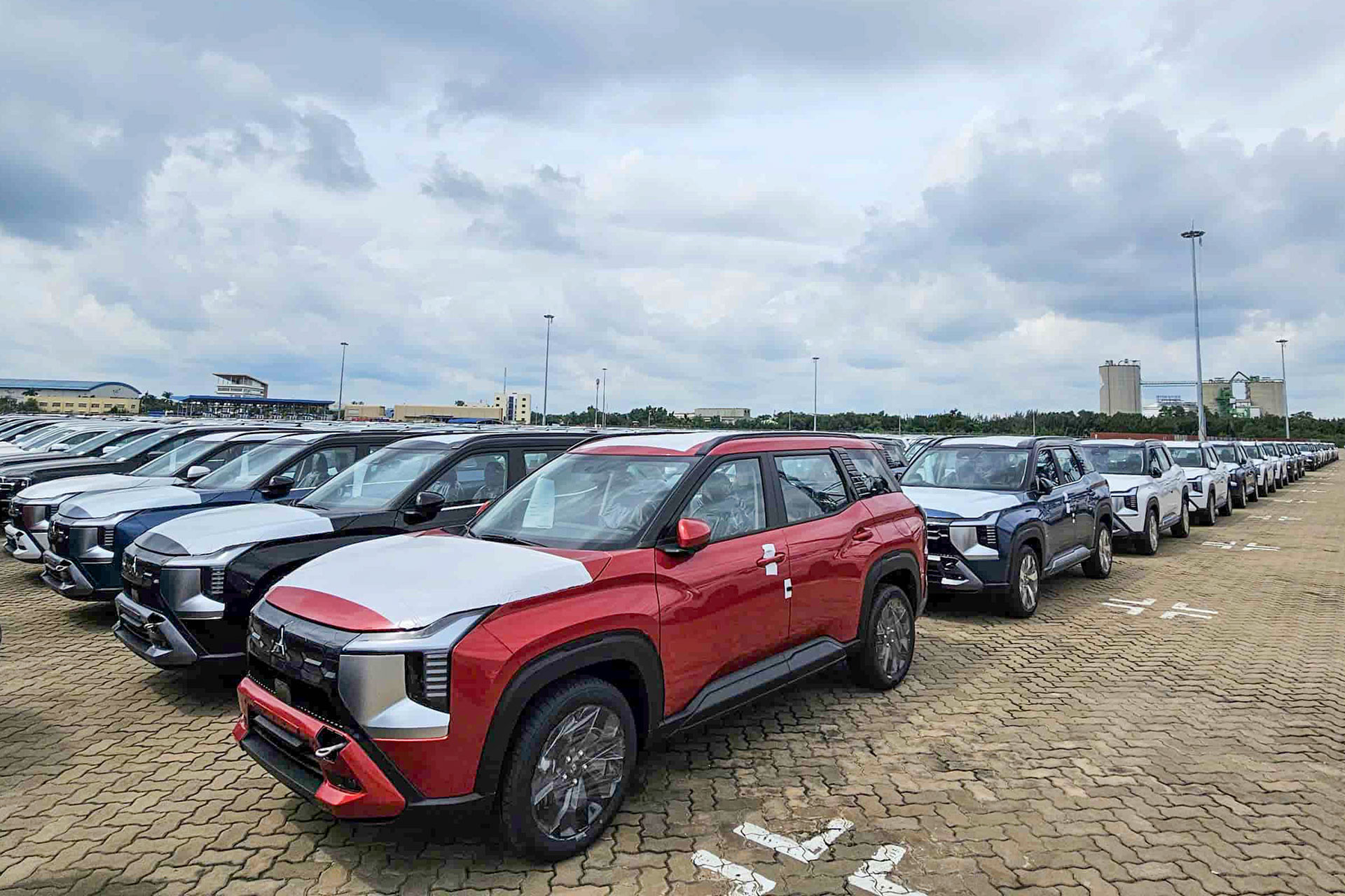 Mitsubishi Destinator-1.jpg