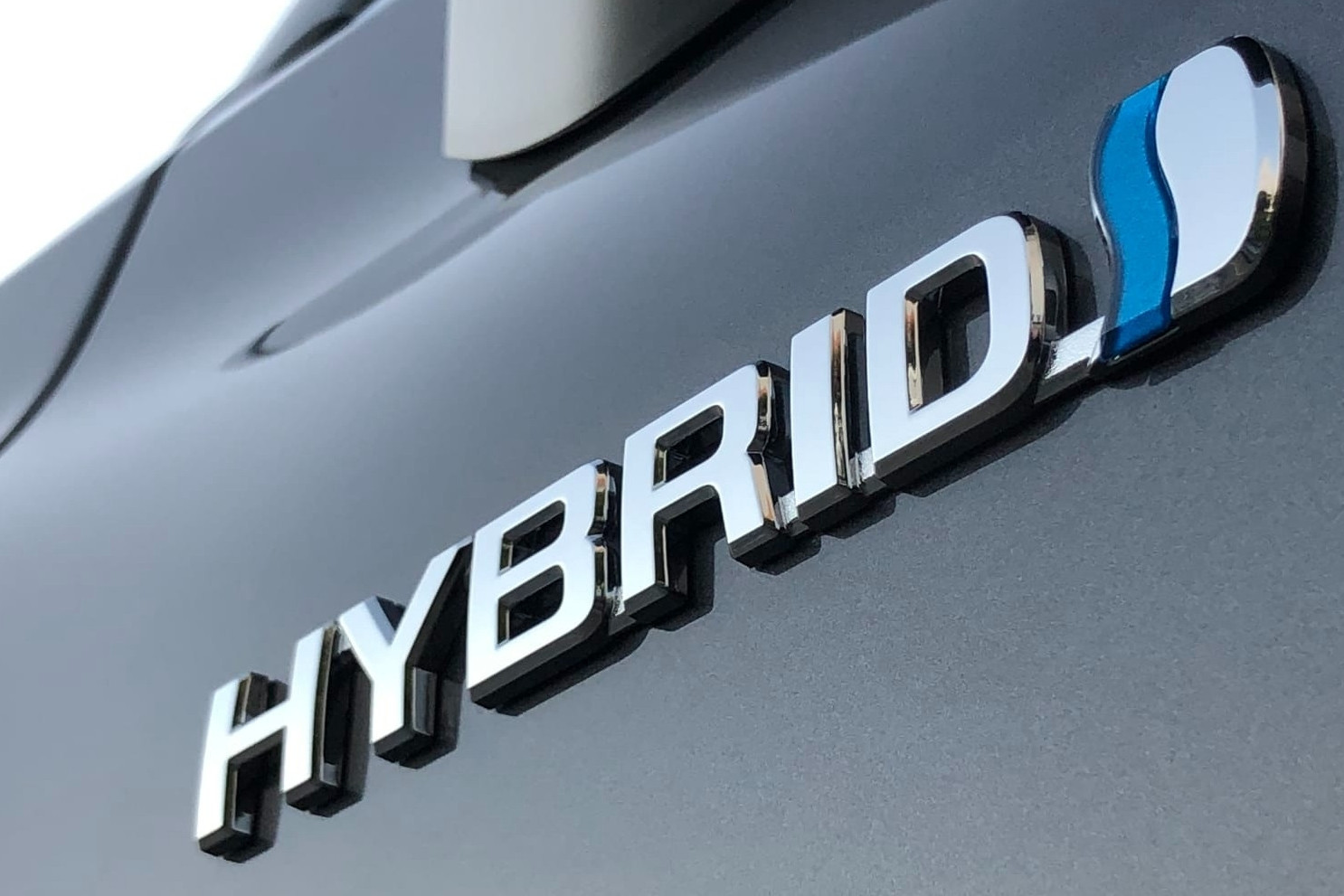 Mua xe hybrid, nên 'tậu' luôn thời điểm này hay sang năm mới để chờ giảm thuế?