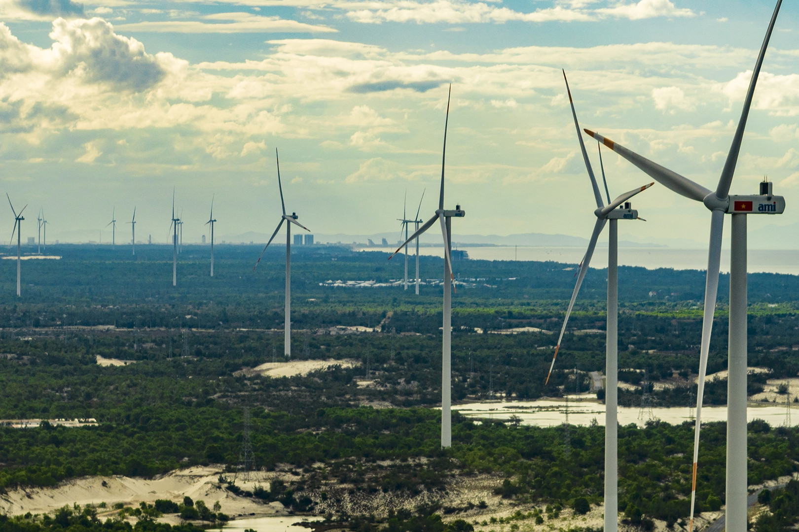 NSMO lý giải nguyên nhân cắt giảm công suất điện gió: Thừa nguồn giữa mùa mưa lũ