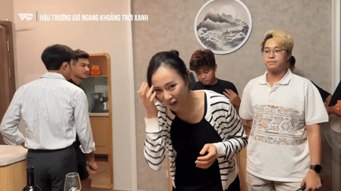 phương Oanh gió ngang