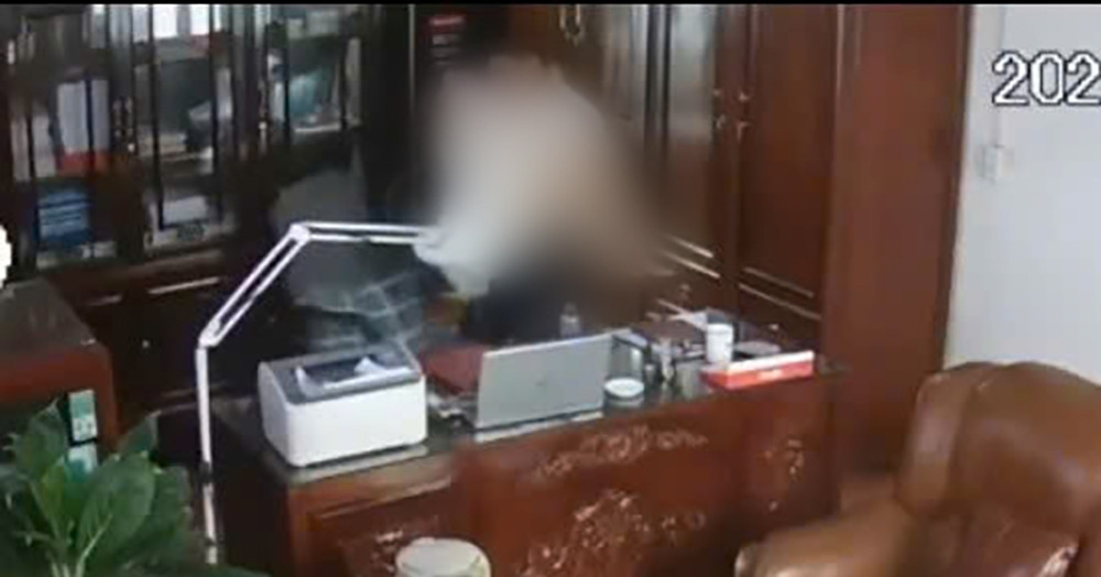 Sở GD-ĐT chỉ rõ thông tin sai vụ clip người đàn ông ‘thân mật’ với phụ nữ