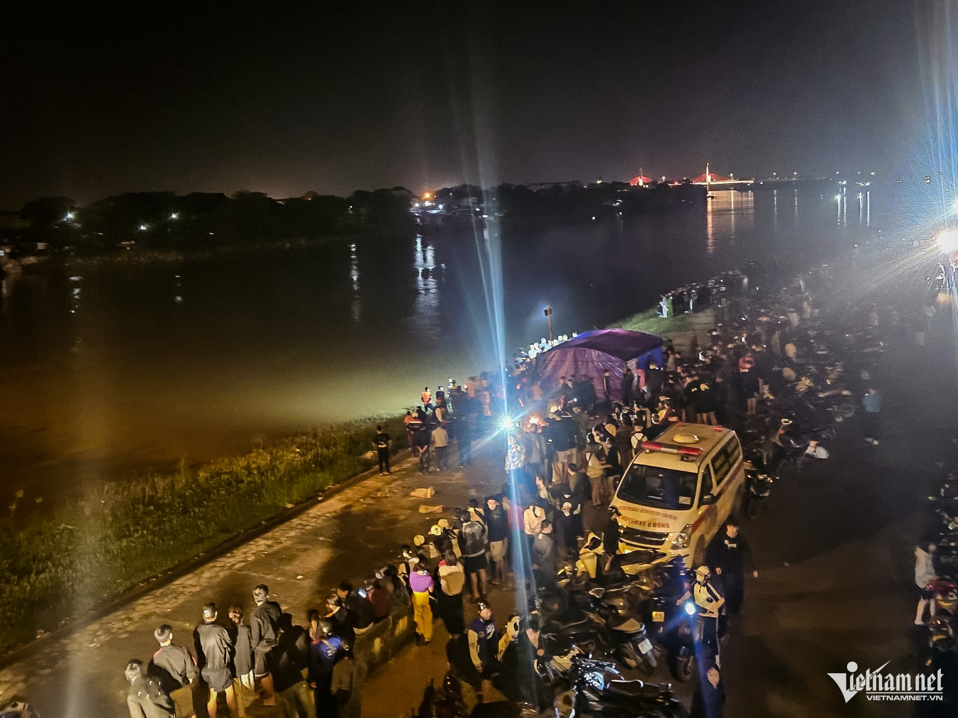 W-Cầu đò quan.jpg