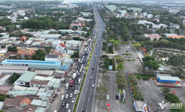 w ket xe tren quoc lo 51 vnn hoang hung 104538.jpg