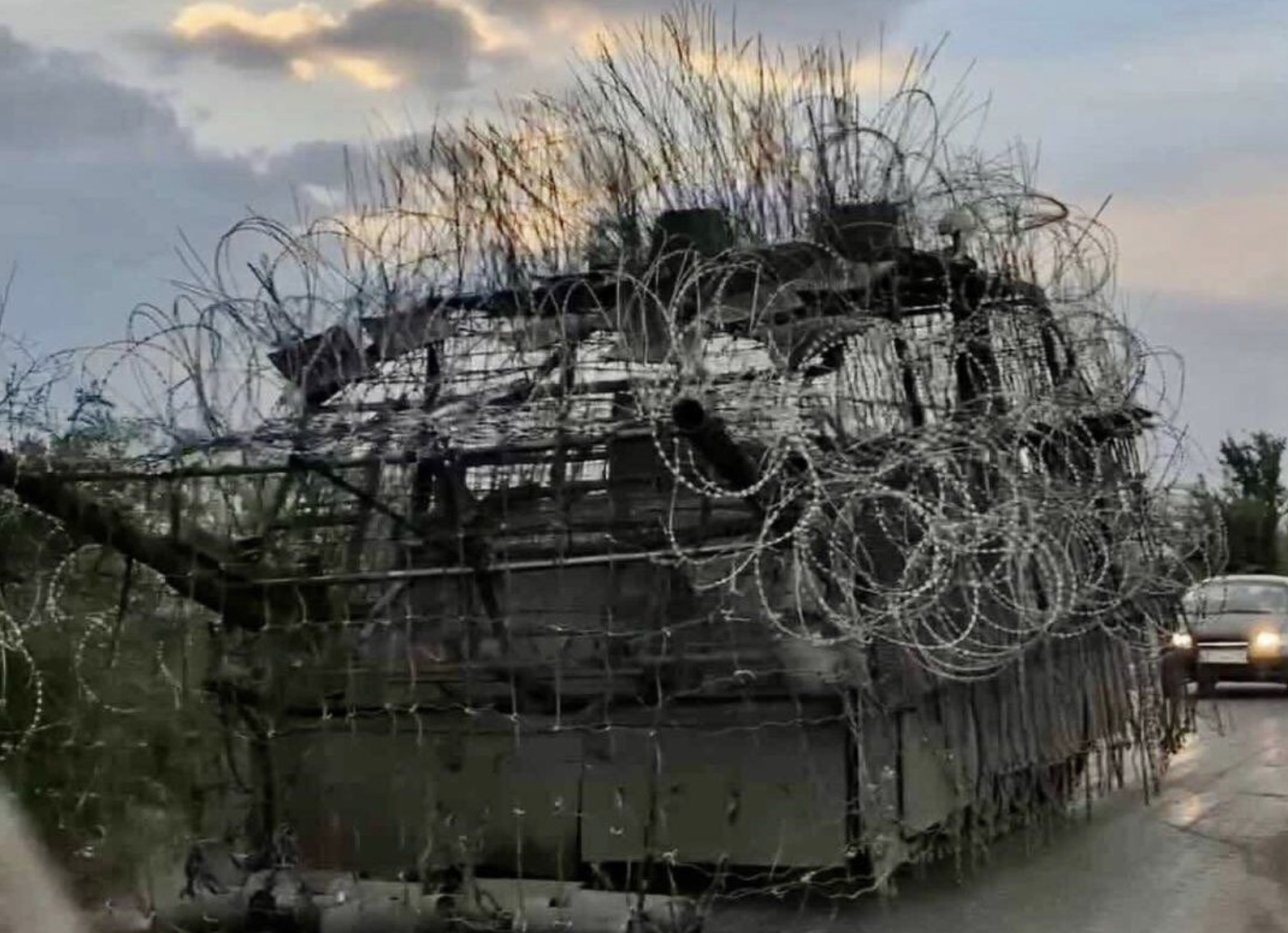 Xe tăng nhím Euromaidanpress