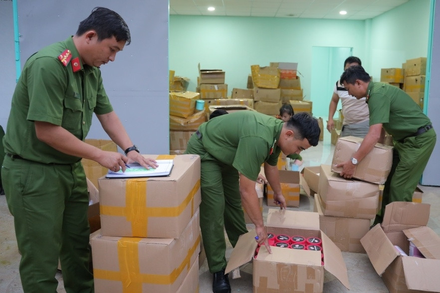 Ban Bí thư: Điều chỉnh chế tài, hình phạt đối với hành vi cố tình sản xuất hàng giả