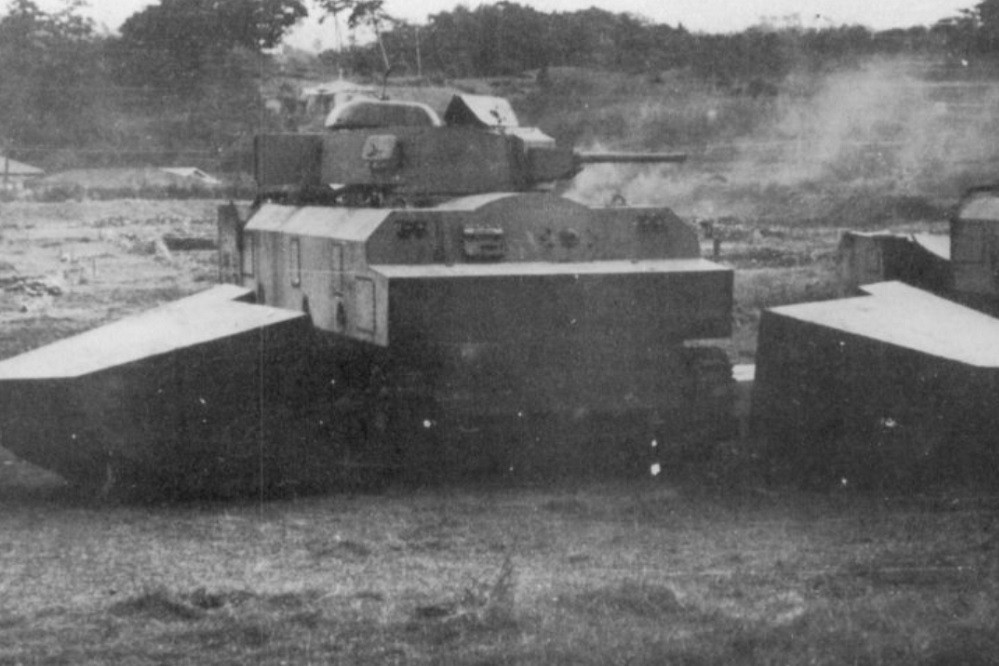 Bí mật về mẫu xe tăng lội nước triển khai từ tàu ngầm của Nhật Bản