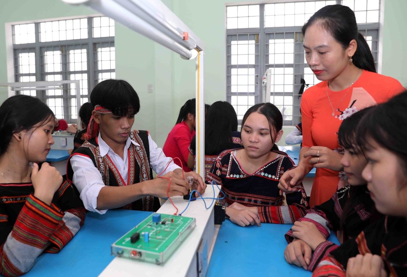 Cần đặc biệt quan tâm phát triển nguồn nhân lực vùng đồng bào dân tộc thiểu số và miền núi