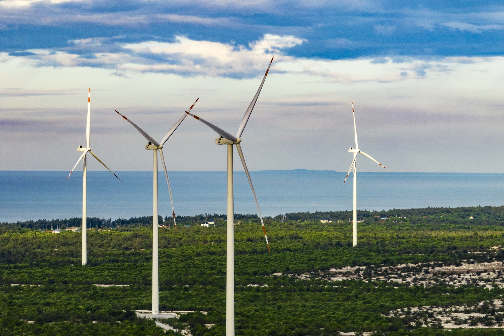 Đơn vị điều độ hệ thống điện quốc gia lý giải việc cắt giảm công suất điện gió