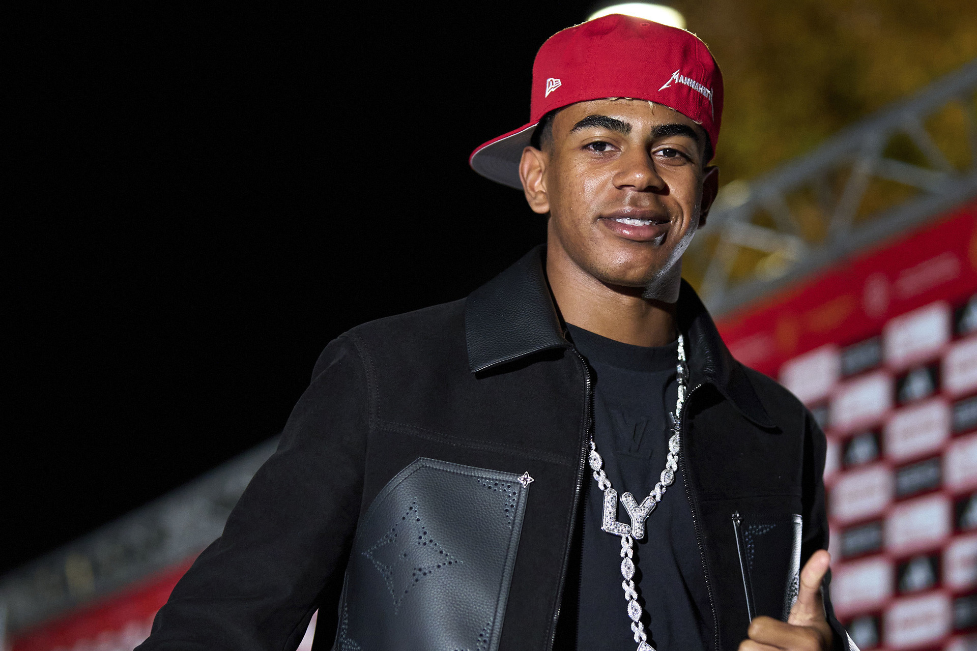 Lamine Yamal xuất hiện đêm thứ Hai ở Las Rozas. Ảnh: EFE