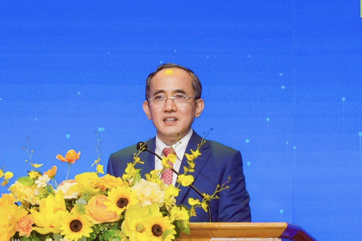 Giáo sư giàu nhất Việt Nam: Top 5 trên sàn chứng khoán, sắp là tỷ phú USD