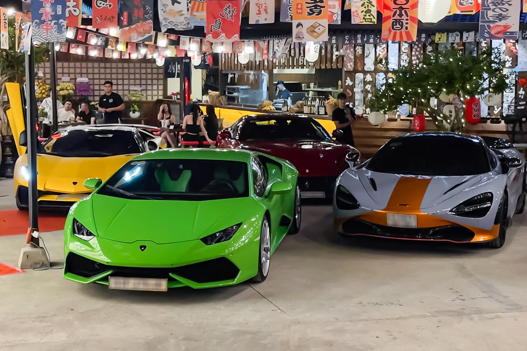 Giới nhà giàu lại tụ họp 