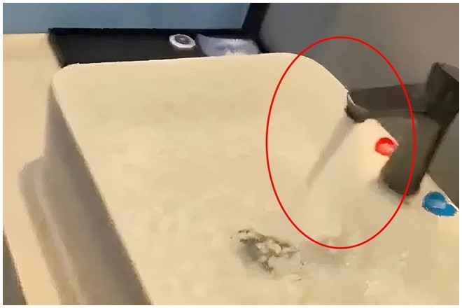 Không thể hủy phòng, khách nữ xả đầy nước trong khách sạn và cái giá phải trả