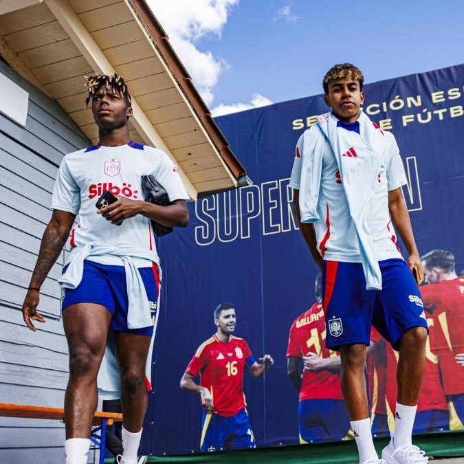 Lamine Yamal Nico Williams Barca Universal.jpg