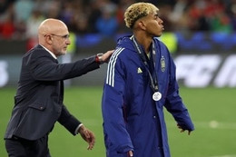 Lamine Yamal bỏ tuyển Tây Ban Nha, vui thâu đêm với các cô gái Lý do khiến Barca cho tuyển Tây Ban Nha tức điên vụ Lamine Yamal