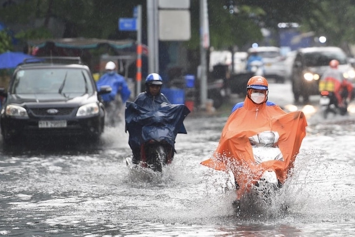 Cứ mưa là ngập, giá căn hộ 'khu nhà giàu' vẫn chạm 300 triệu đồng/m2