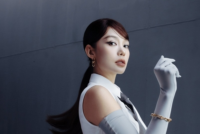 Minh Hằng tái xuất sau 7 năm, S.T Sơn Thạch ra nhạc cưới