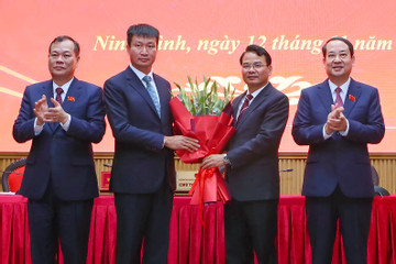 Ông Trần Huy Tuấn làm Chủ tịch UBND tỉnh Ninh Bình