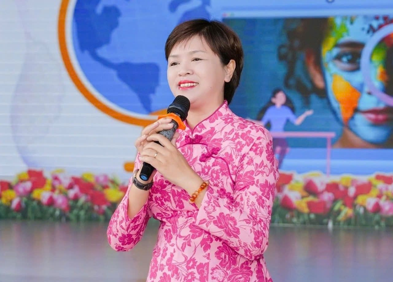 ts Pham Thi Thuy.jpg