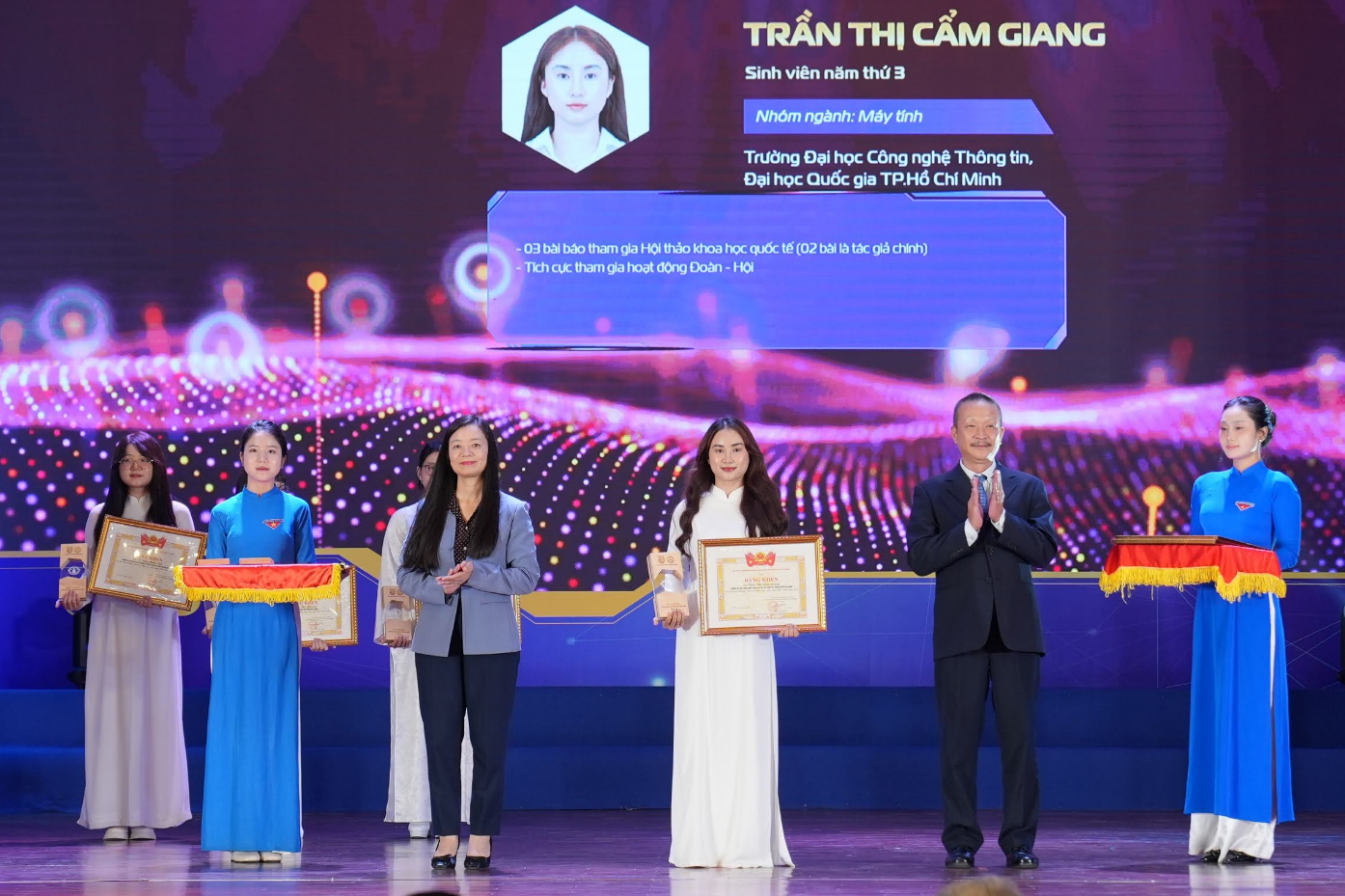 Từ giảng đường đến giấc mơ lớn: Khi đam mê được Gen Z ‘nạp năng lượng’