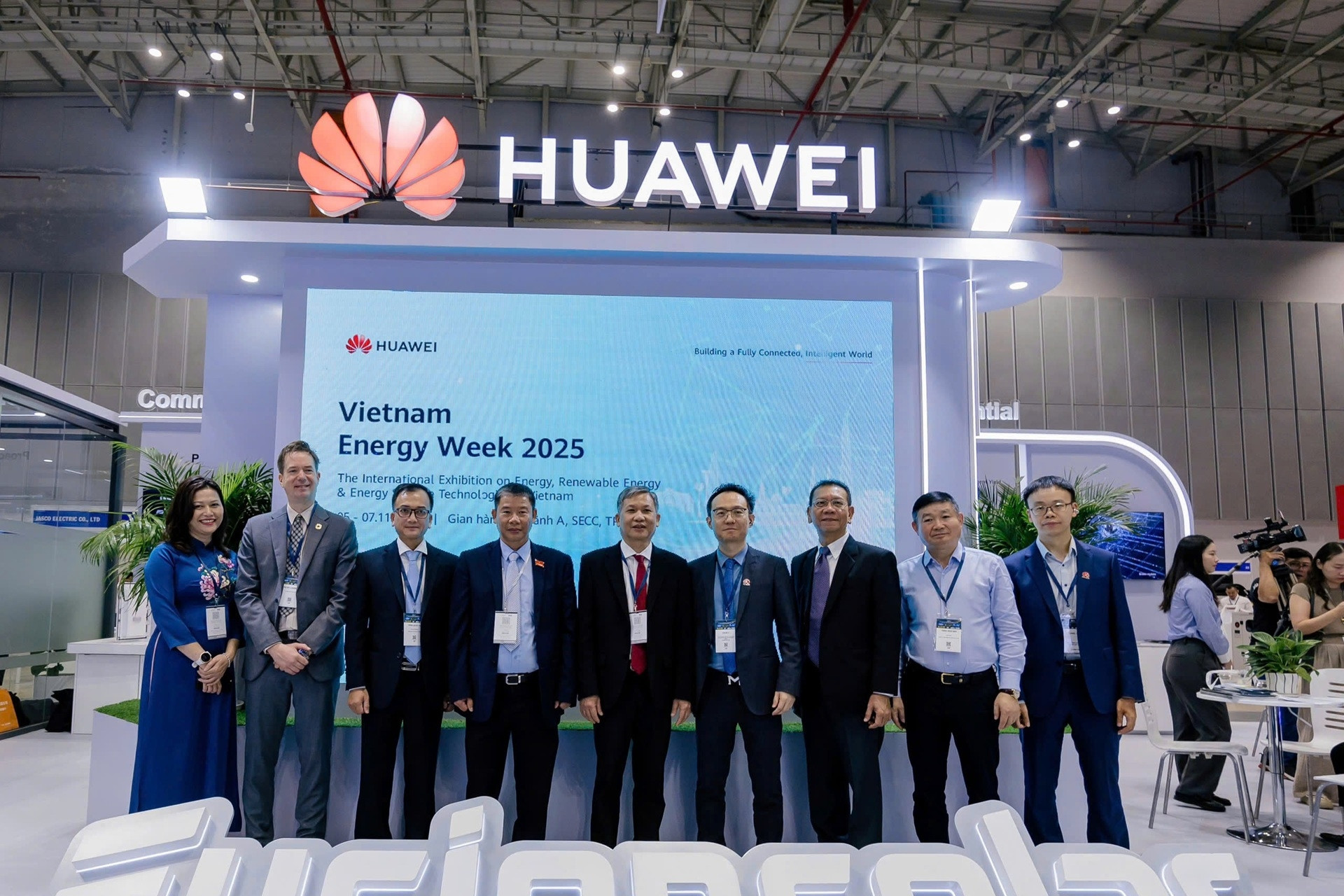 Vietnam Energy Week 2025: Dấu ấn của Huawei, vì tương lai năng lượng bền vững