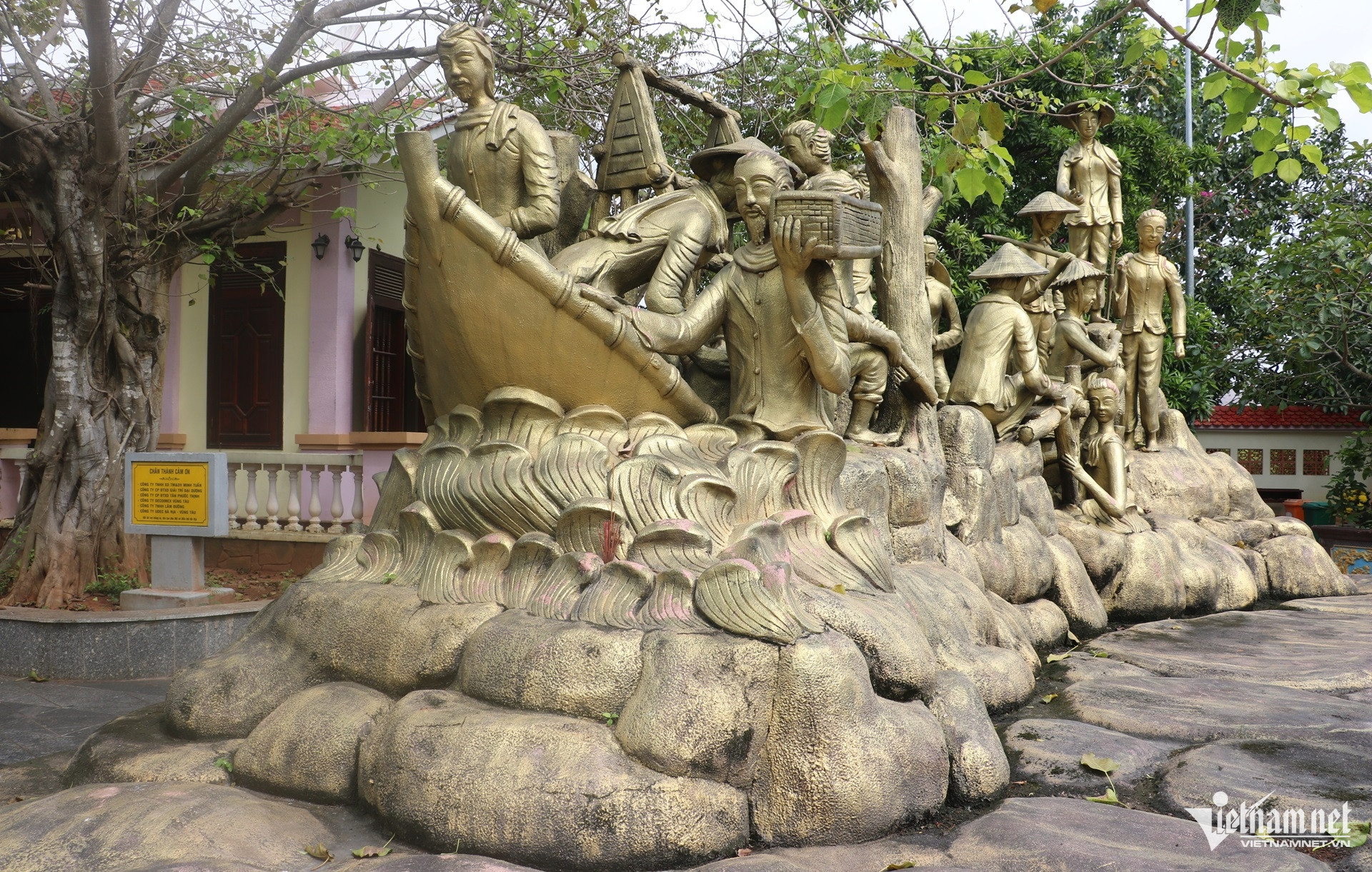 W-mộ bà rịa 1.JPG.jpg