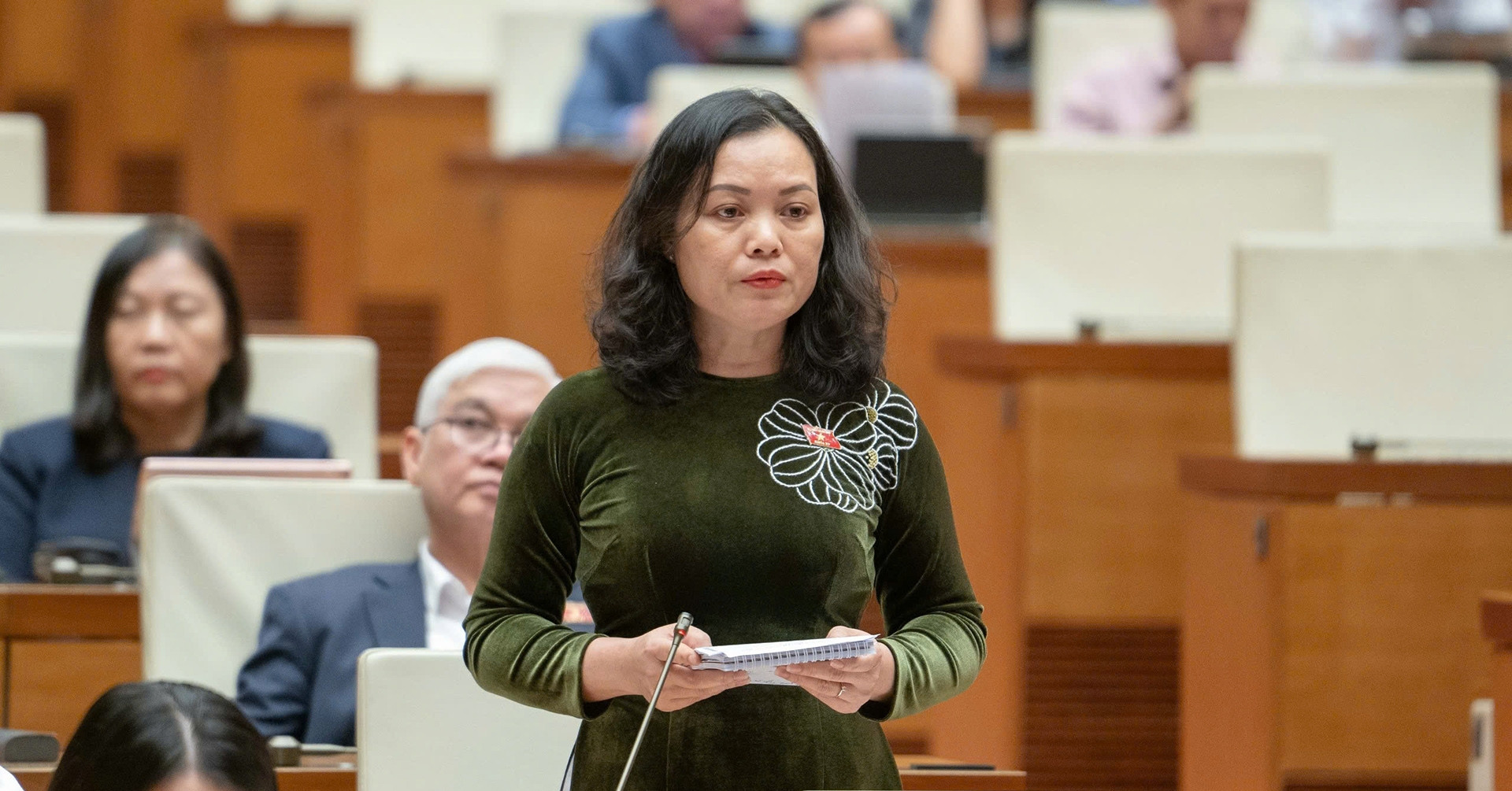 Đề xuất kiểm soát, có cảnh báo về 'đội quân ảo' khi livestream bán hàng