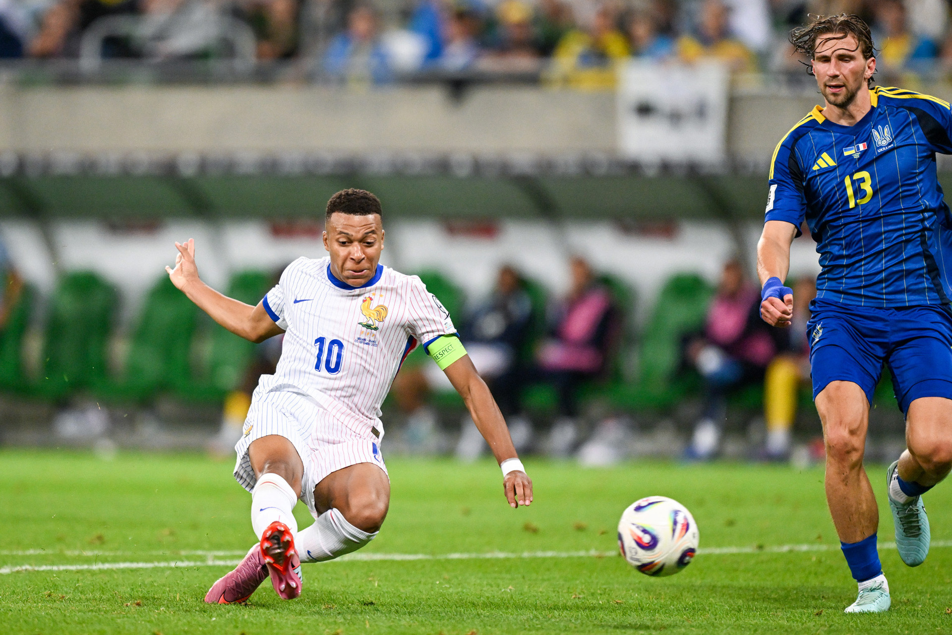 Mbappe Ukraine Phap.jpg