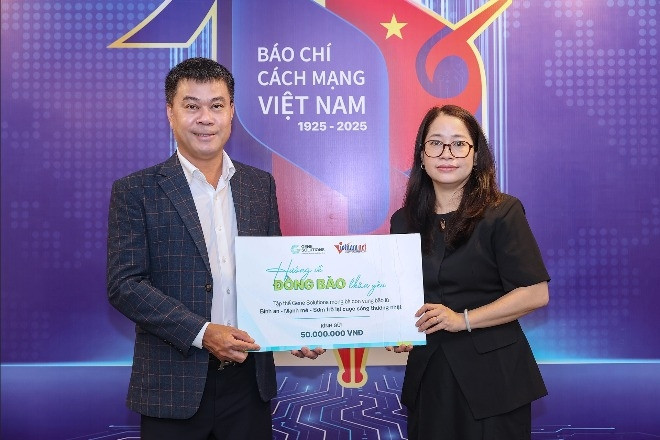 Nhiều tấm lòng hảo tâm đồng hành cùng VietNamNet hướng về người dân vùng lũ lụt