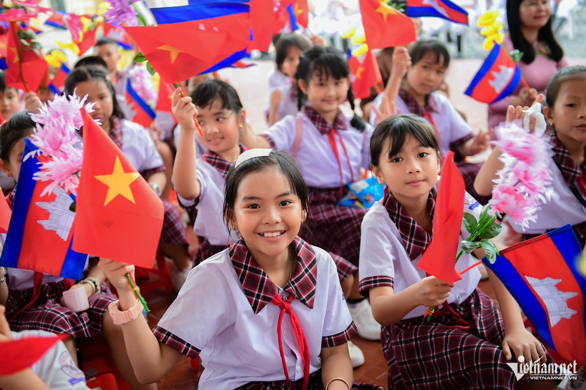 W-giao lưu quốc phòng Nguyễn Huế 17.jpg