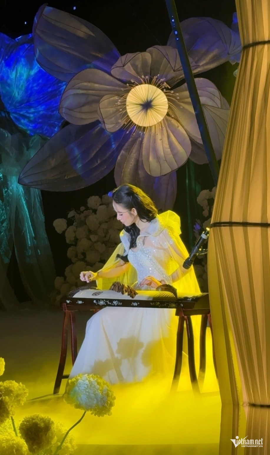 W-w huong lien 03 2568.jpg