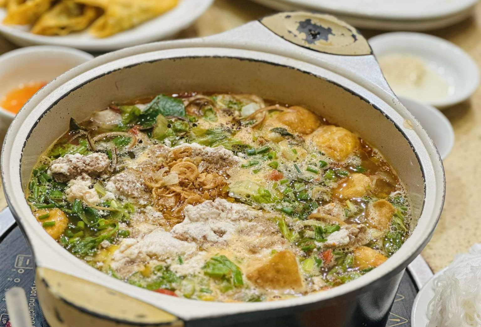 Bác sĩ kể chuyện trường hợp ăn lẩu liên tiếp 3 ngày nhận kết đắng