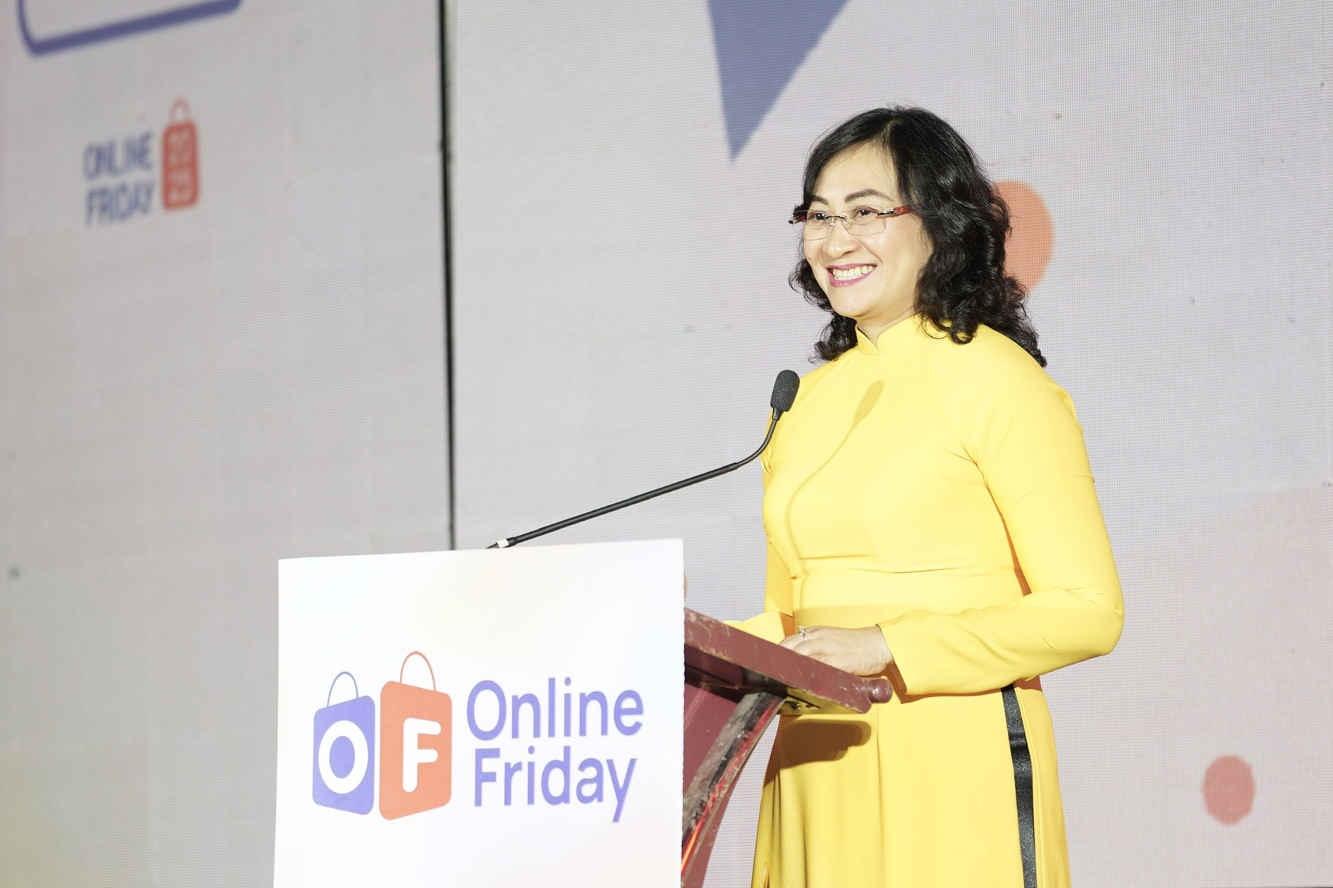 Bộ Công Thương tung Mega Livestream 'vạch mặt' hàng giả, bảo vệ người mua sắm số