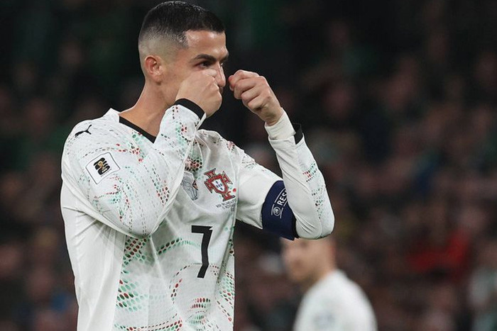Bồ Đào Nha thua khó tin Ireland: Bi kịch của Ronaldo