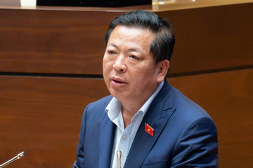 Bộ trưởng Xây dựng nói về điều vô lý khi xin giấy phép xây dựng