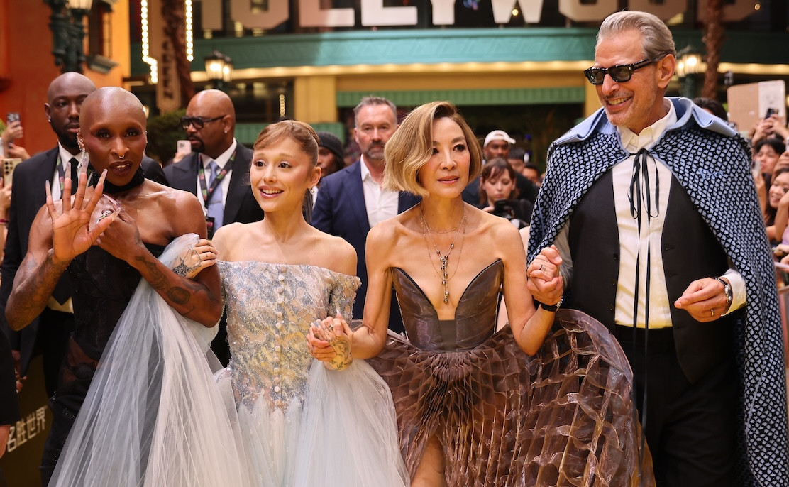 Dàn diễn viên dự ra mắt phim tại Singapore