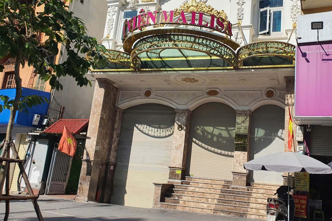 Cảnh ‘cửa đóng then cài’ tại thẩm mỹ viện Mailisa Hà Nội sau khi bị khám xét