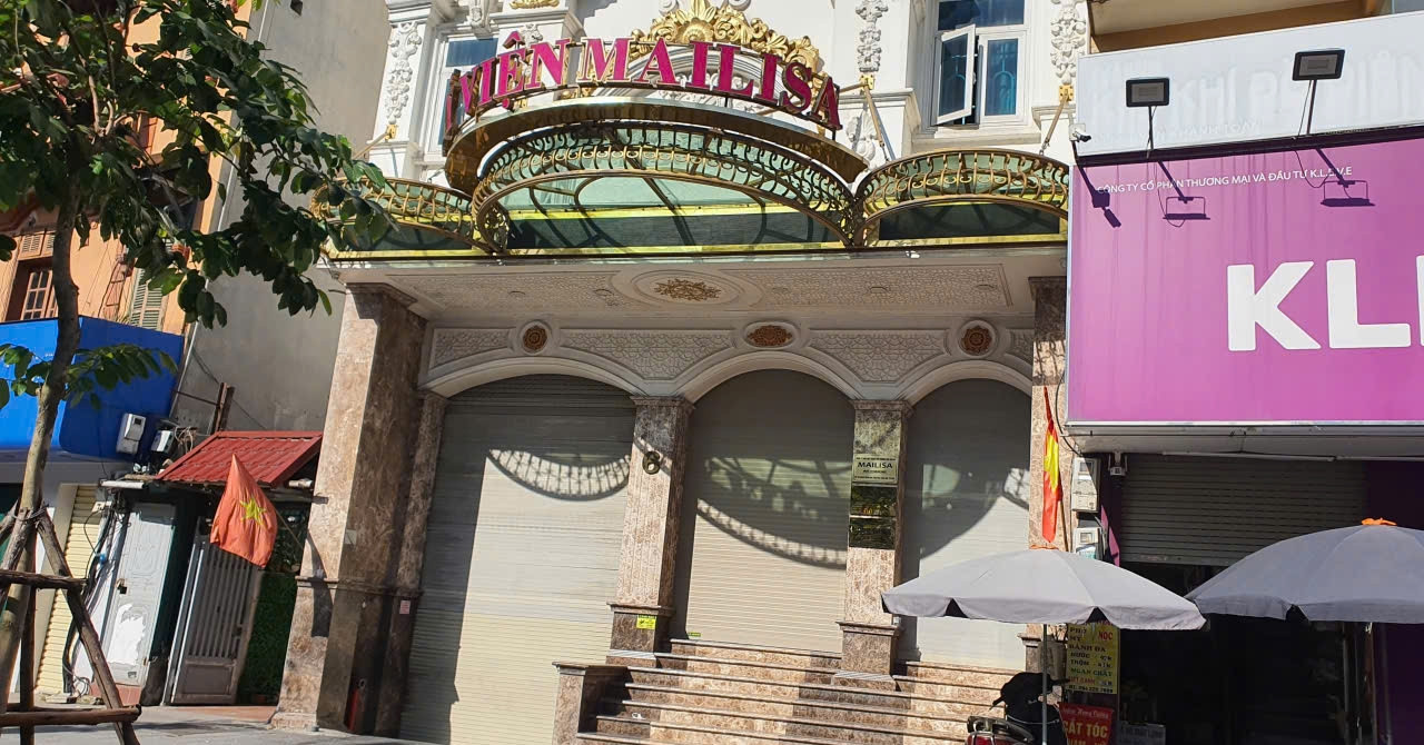 Cảnh ‘cửa đóng then cài’ tại thẩm mỹ viện Mailisa Hà Nội sau khi bị khám xét