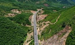 cao tốc cam lộ la sơn .jpg