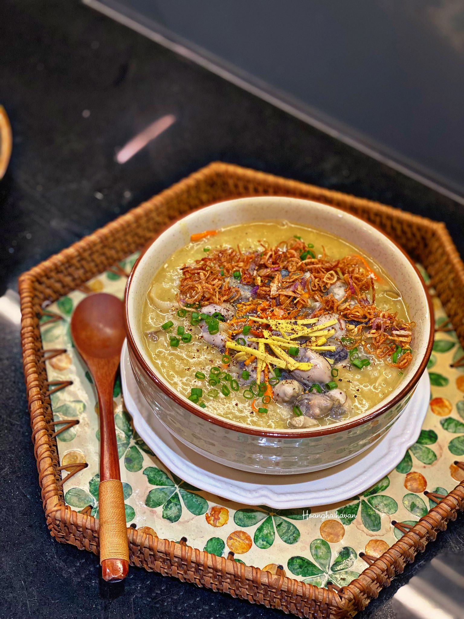 cháo hàu vân hà hoàng.jpg