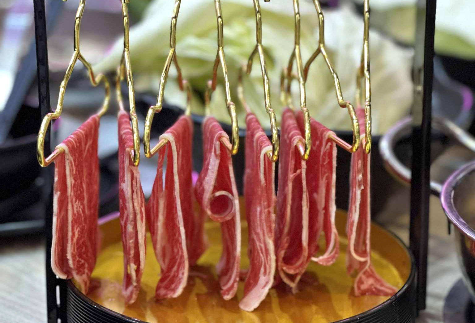 Chuyên gia tiết lộ mối liên hệ giữa ăn thịt và sống thọ 100 tuổi