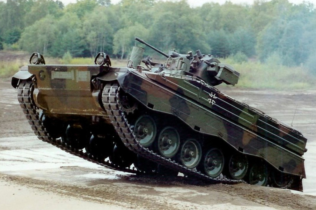 ‘Quái vật thép’ Marder 1A5 nặng 37 tấn, tốc độ 65km/h, công nghệ chống mìn tối tân