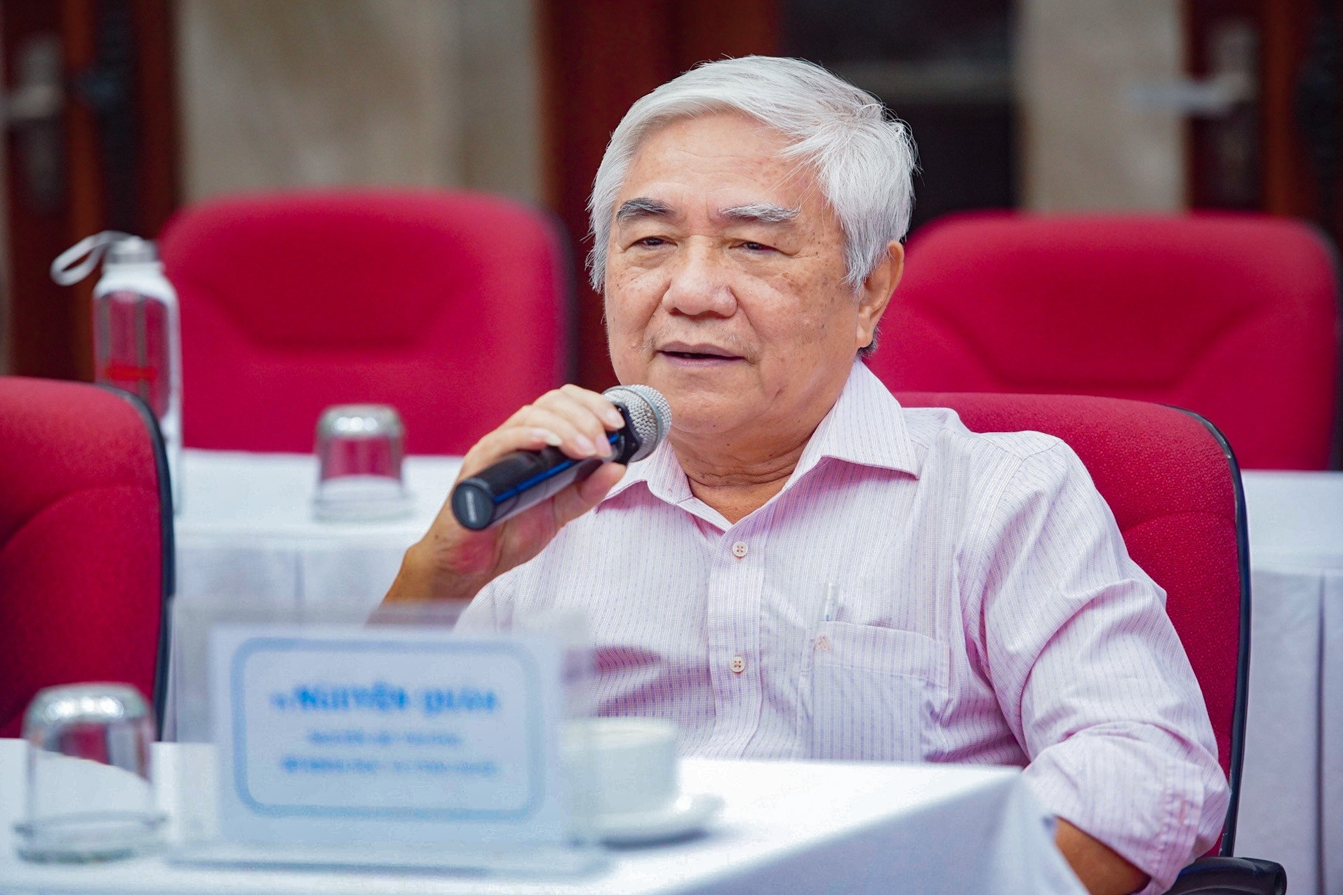 Nguyên Bộ trưởng nói thẳng điều khiến doanh nghiệp bán dẫn e ngại