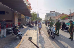 ô tô leo vỉa hè tông loạt 5 xe máy, hất tung người đàn ông đi bộ ở vũng tàu.....jpg