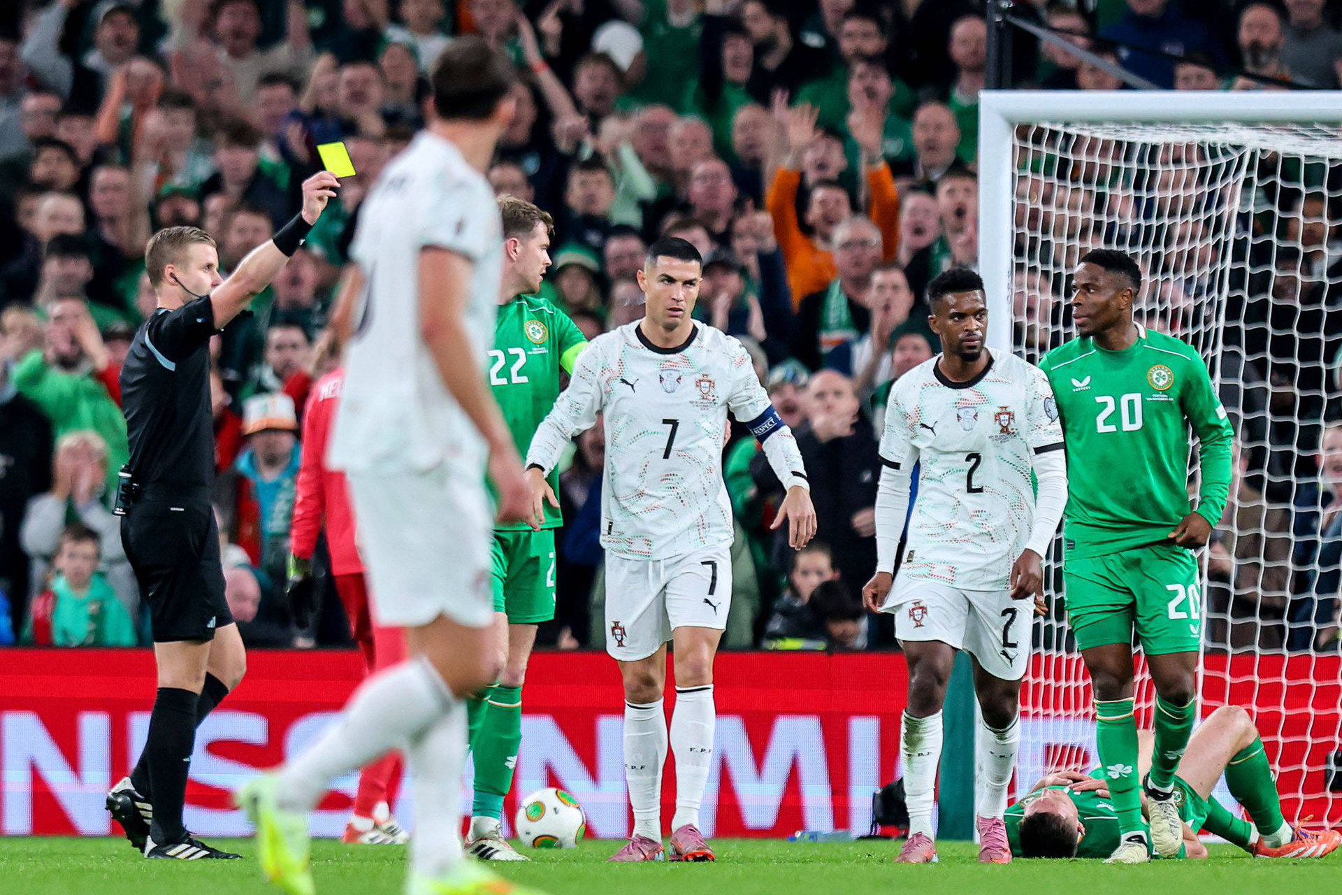 Ronaldo Ireland Bo Dao Nha.jpg