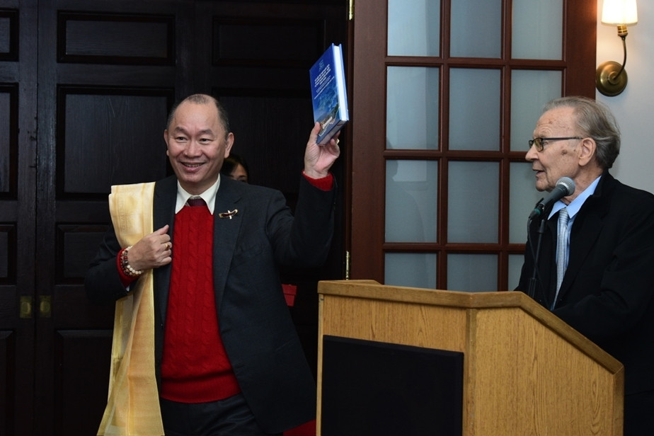 Sách &apos;Xã hội trí tuệ nhân tạo&apos; - Đứa con chung của Việt Nam và Mỹ