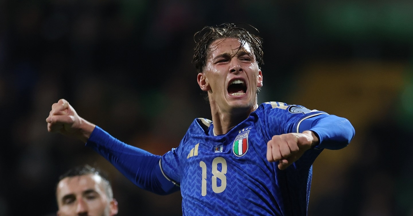 Thắng nhọc phút chót, Italia chờ đá 'chung kết' với Na Uy