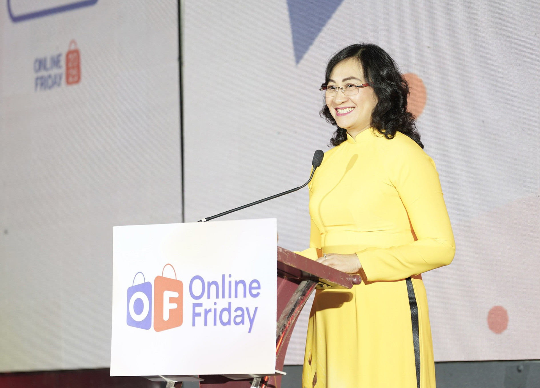 Thứ trưởng Bộ Công Thương Phan Thị Thắng.jpg