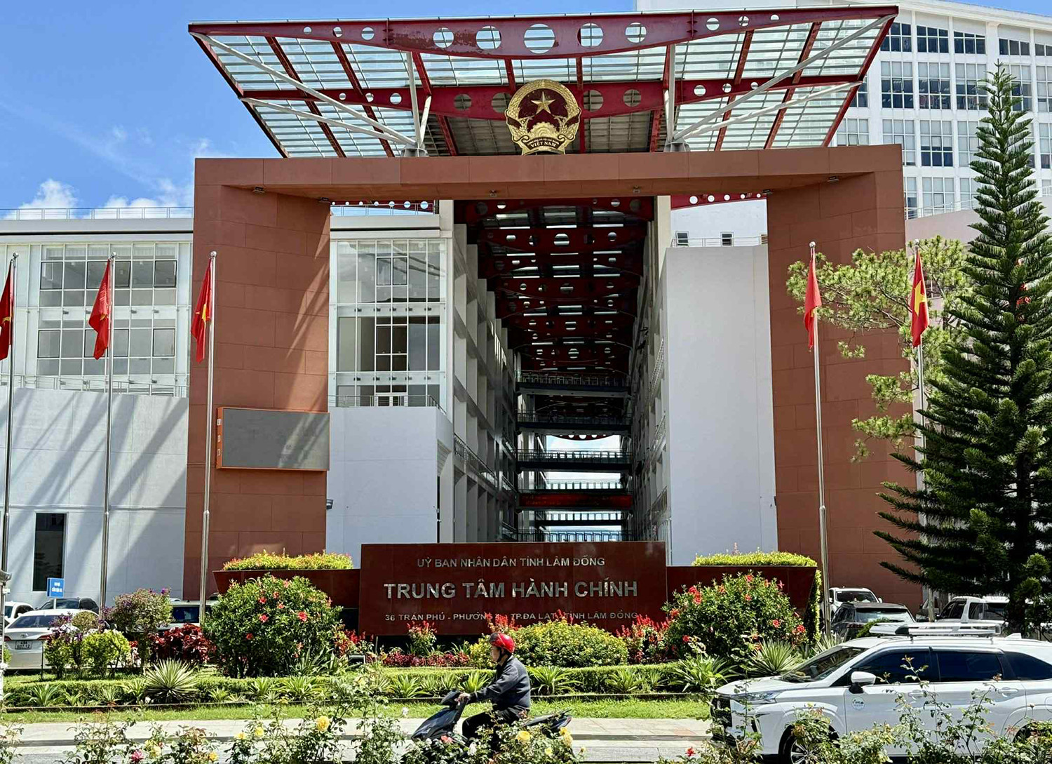 Trung tâm hành chính lâm đồng.jpeg