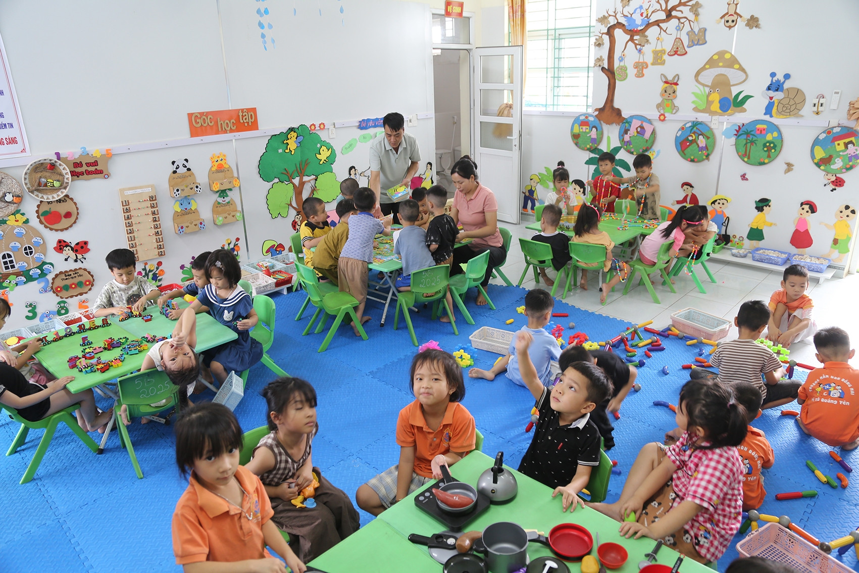 Từ nay đến năm 2030, trẻ mầm non, tiểu học ở Quảng Ninh được uống sữa miễn phí